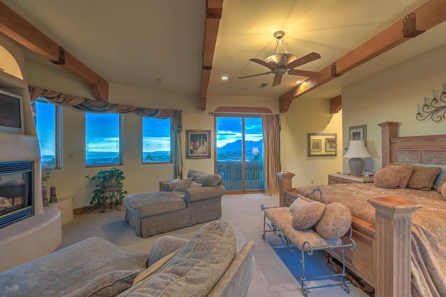 13732 CANADA DEL OSO Place NE, Albuquerque, NM 87111