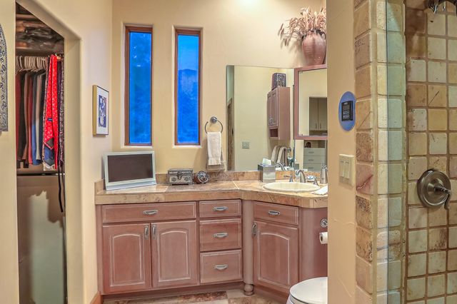 13732 CANADA DEL OSO Place NE, Albuquerque, NM 87111