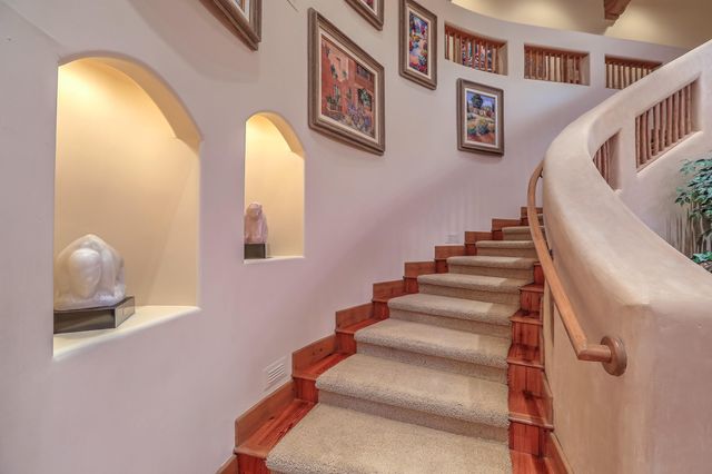 13732 CANADA DEL OSO Place NE, Albuquerque, NM 87111