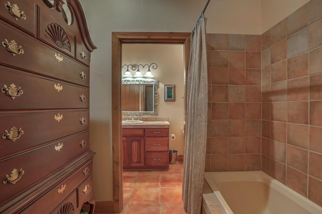 13732 CANADA DEL OSO Place NE, Albuquerque, NM 87111