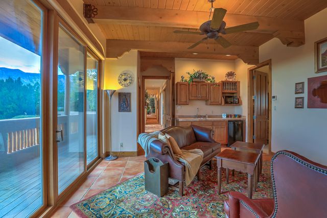 13732 CANADA DEL OSO Place NE, Albuquerque, NM 87111