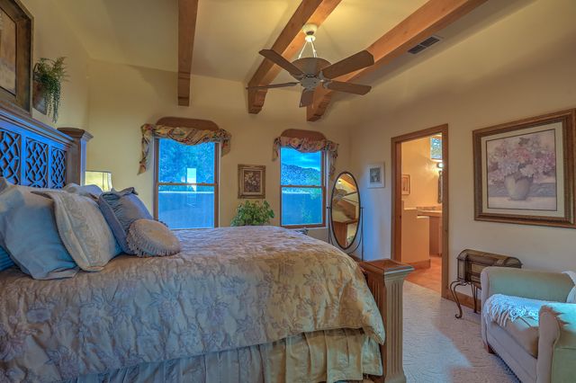 13732 CANADA DEL OSO Place NE, Albuquerque, NM 87111