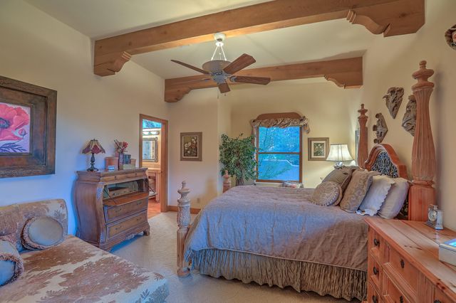 13732 CANADA DEL OSO Place NE, Albuquerque, NM 87111