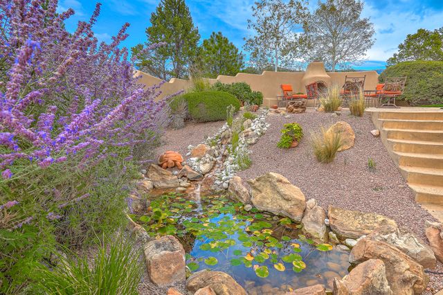 13732 CANADA DEL OSO Place NE, Albuquerque, NM 87111