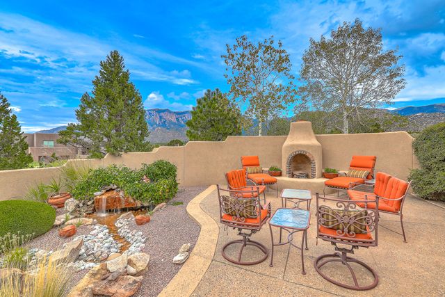 13732 CANADA DEL OSO Place NE, Albuquerque, NM 87111