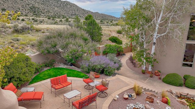 13732 CANADA DEL OSO Place NE, Albuquerque, NM 87111