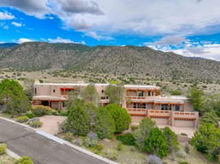 13732 CANADA DEL OSO Place NE, Albuquerque, NM 87111