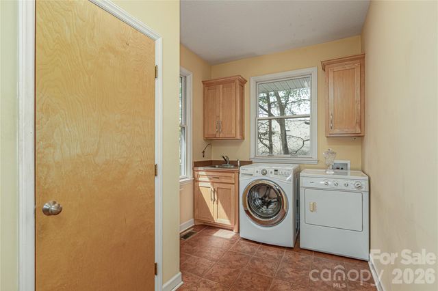 27 Magnolia Drive, Nebo, NC 28761
