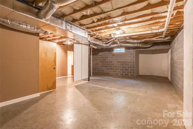 27 Magnolia Drive, Nebo, NC 28761