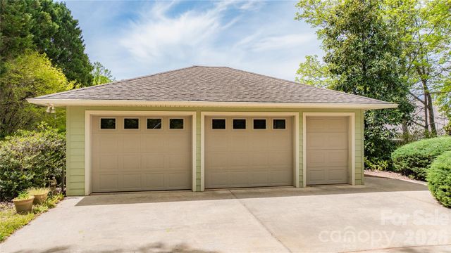 27 Magnolia Drive, Nebo, NC 28761