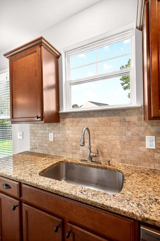 570 Rosings Drive, Summerville, SC 29483