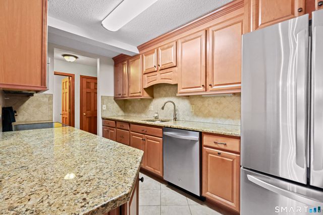 1325 Farmington Avenue 54, Bristol, CT 06010