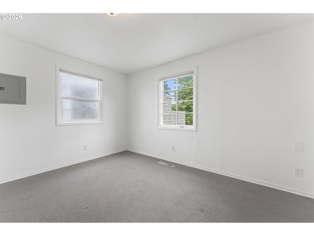 1305 SPRUCE St, Lake Oswego, OR 97034
