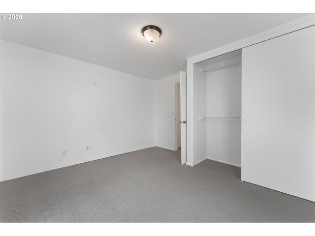 1305 SPRUCE St, Lake Oswego, OR 97034