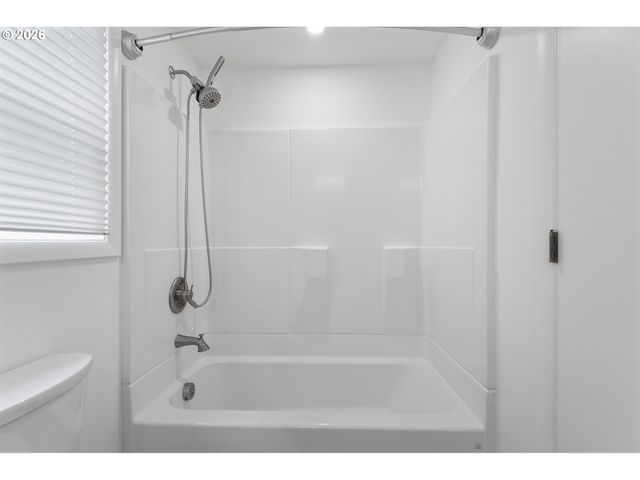 1305 SPRUCE St, Lake Oswego, OR 97034