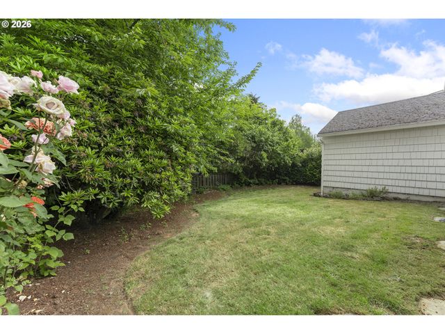 1305 SPRUCE St, Lake Oswego, OR 97034