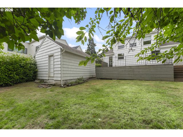 1305 SPRUCE St, Lake Oswego, OR 97034