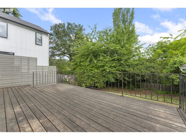 1305 SPRUCE St, Lake Oswego, OR 97034