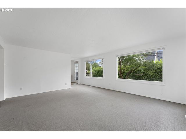 1305 SPRUCE St, Lake Oswego, OR 97034