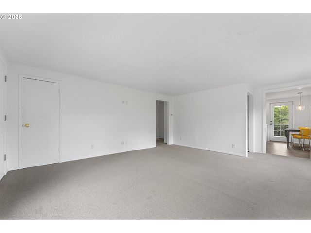 1305 SPRUCE St, Lake Oswego, OR 97034