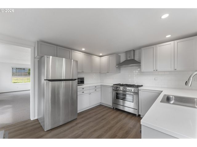 1305 SPRUCE St, Lake Oswego, OR 97034