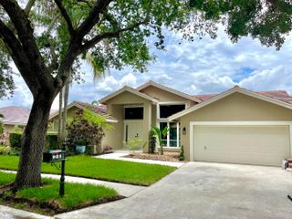 921 Lakewood Court, Weston, FL 33326