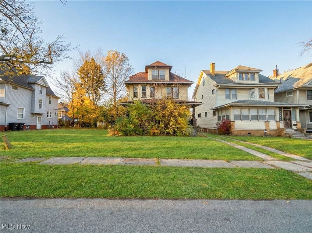1172 Melbourne Road, Cleveland, OH 44112