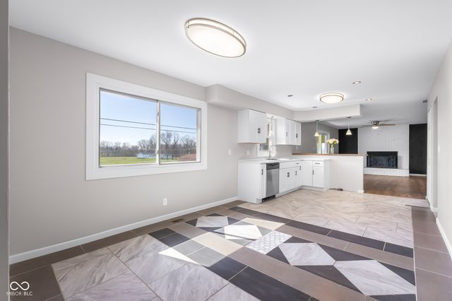 15841 E 265 N, Columbus, IN 47203