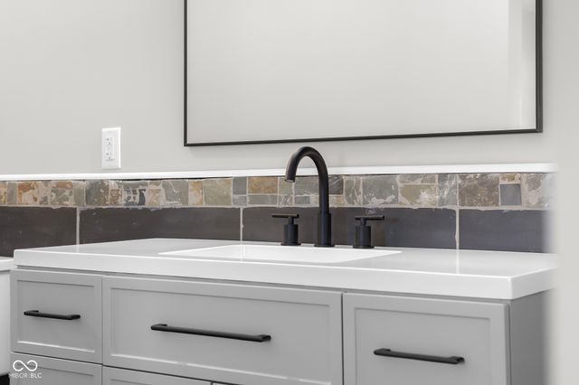 15841 E 265 N, Columbus, IN 47203