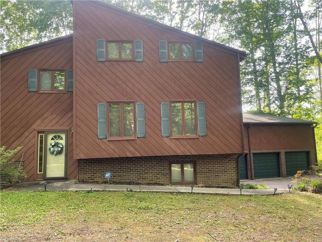 6902 Greenland Avenue, Julian, NC 27283