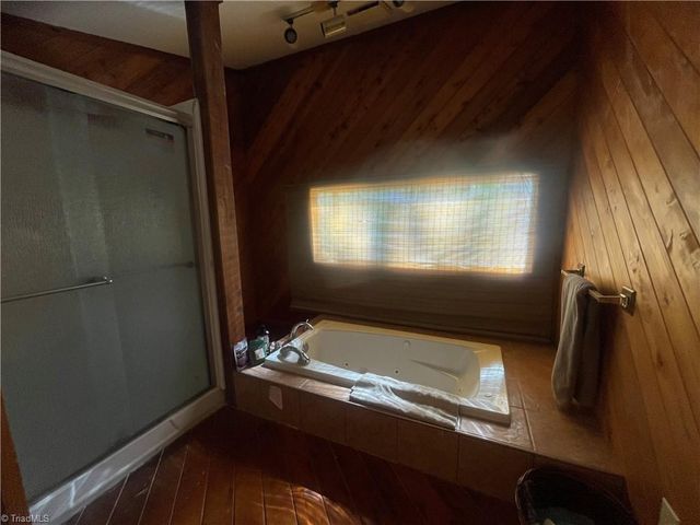 6902 Greenland Avenue, Julian, NC 27283