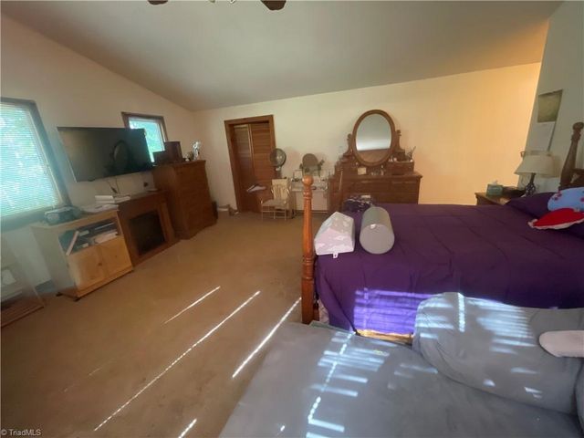 6902 Greenland Avenue, Julian, NC 27283