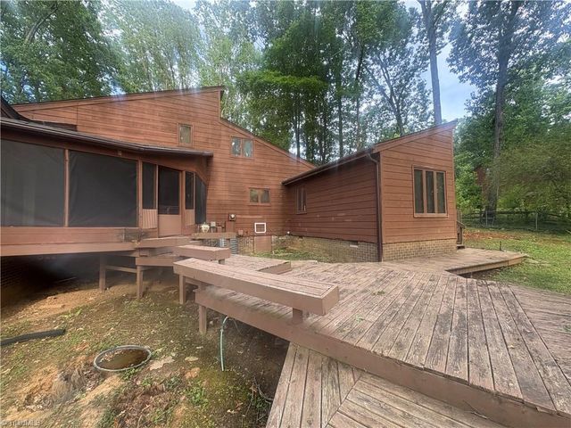 6902 Greenland Avenue, Julian, NC 27283