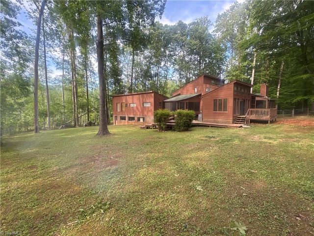 6902 Greenland Avenue, Julian, NC 27283