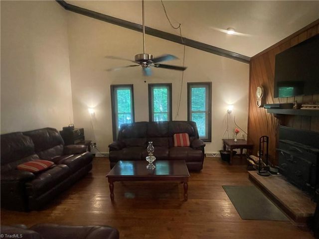 6902 Greenland Avenue, Julian, NC 27283