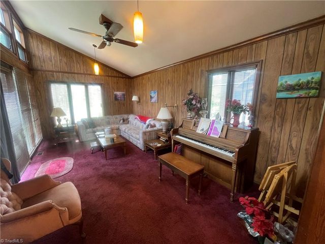 6902 Greenland Avenue, Julian, NC 27283