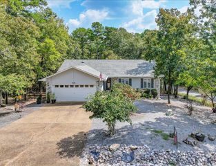 55 Doblez Circle, Hot Springs Village, AR 71909