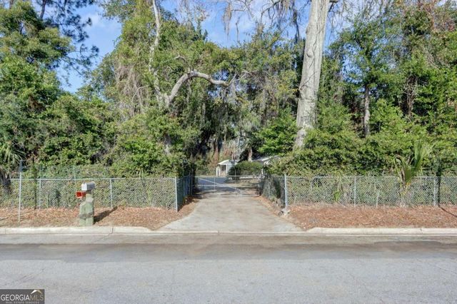 2724 Livingston Avenue, Savannah, GA 31406