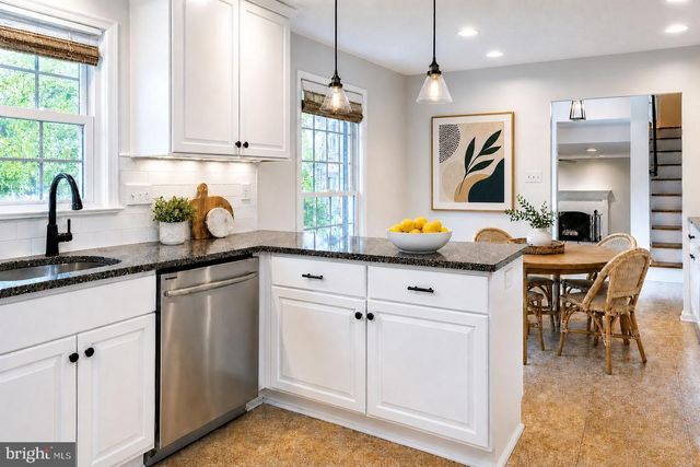 3803 STONEYBROOKE CT, Alexandria, VA 22306