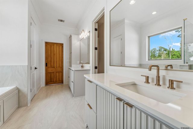 9085 Hillon Hood Rd, Denham Springs, LA 70726