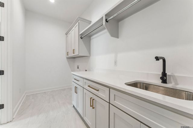 9085 Hillon Hood Rd, Denham Springs, LA 70726