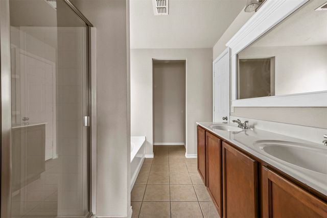 5533 Grenada Drive, Fort Worth, TX 76119