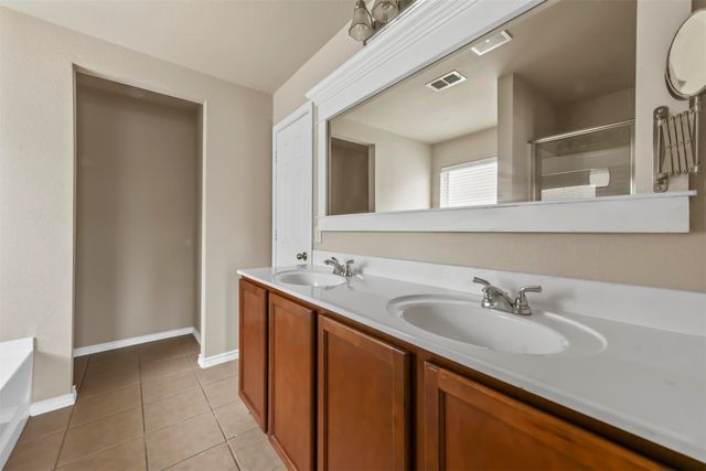 5533 Grenada Drive, Fort Worth, TX 76119