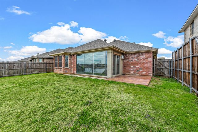 5533 Grenada Drive, Fort Worth, TX 76119