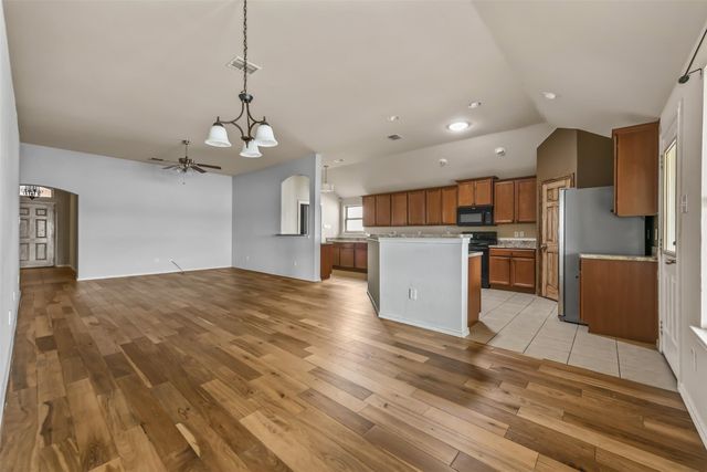 5533 Grenada Drive, Fort Worth, TX 76119
