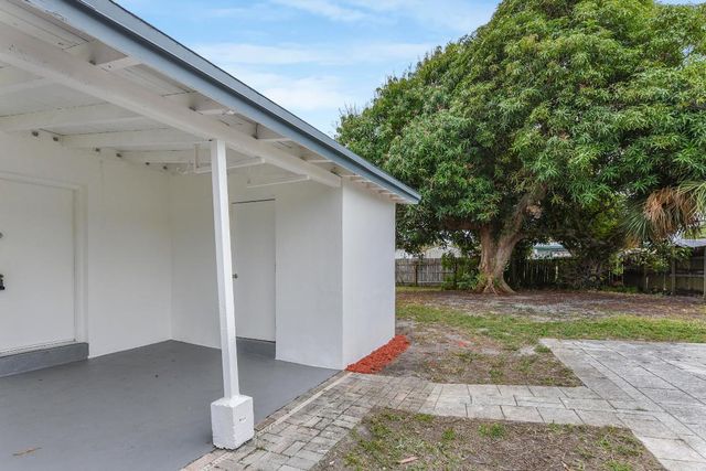 1560 NE 43rd Street, Pompano Beach, FL 33064