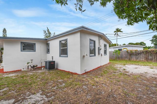 1560 NE 43rd Street, Pompano Beach, FL 33064