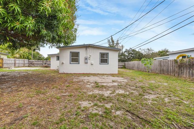 1560 NE 43rd Street, Pompano Beach, FL 33064