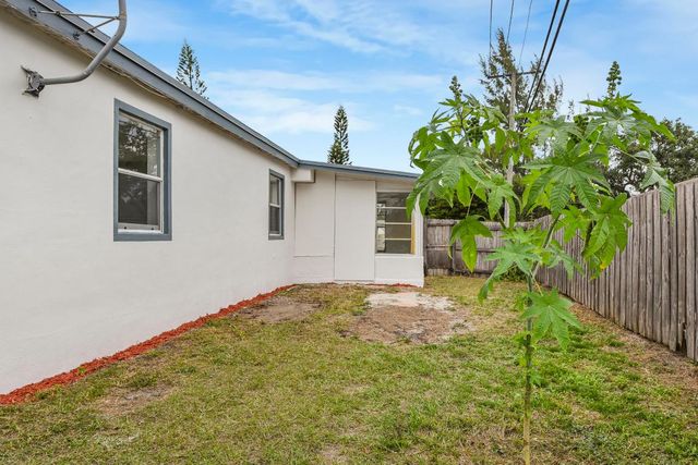 1560 NE 43rd Street, Pompano Beach, FL 33064