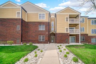 124 Glengarry Drive 302, Bloomingdale, IL 60108